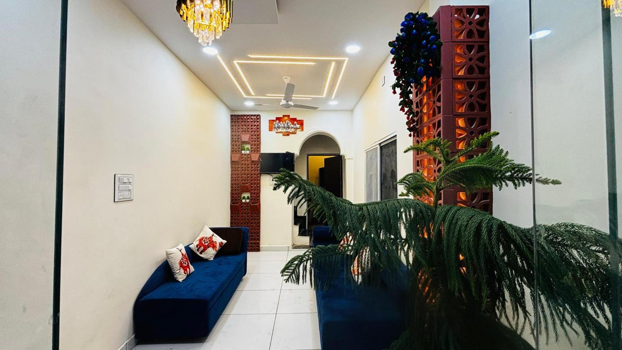 Hotel Shreenidhi Comfort Stay Ujjain Exterior photo